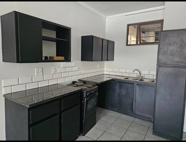 2 BEDROOM PROPERTY TO RENT IN FLORIDA